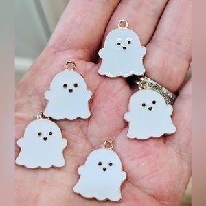 5 White Ghost charms, Halloween charms, bracelet charms, jewelry charms.